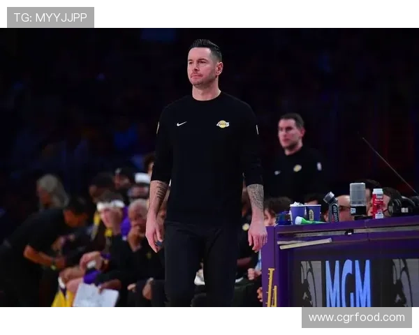 雷迪克回顾季后赛遗憾对决森林狼称球队拼搏精神值得肯定